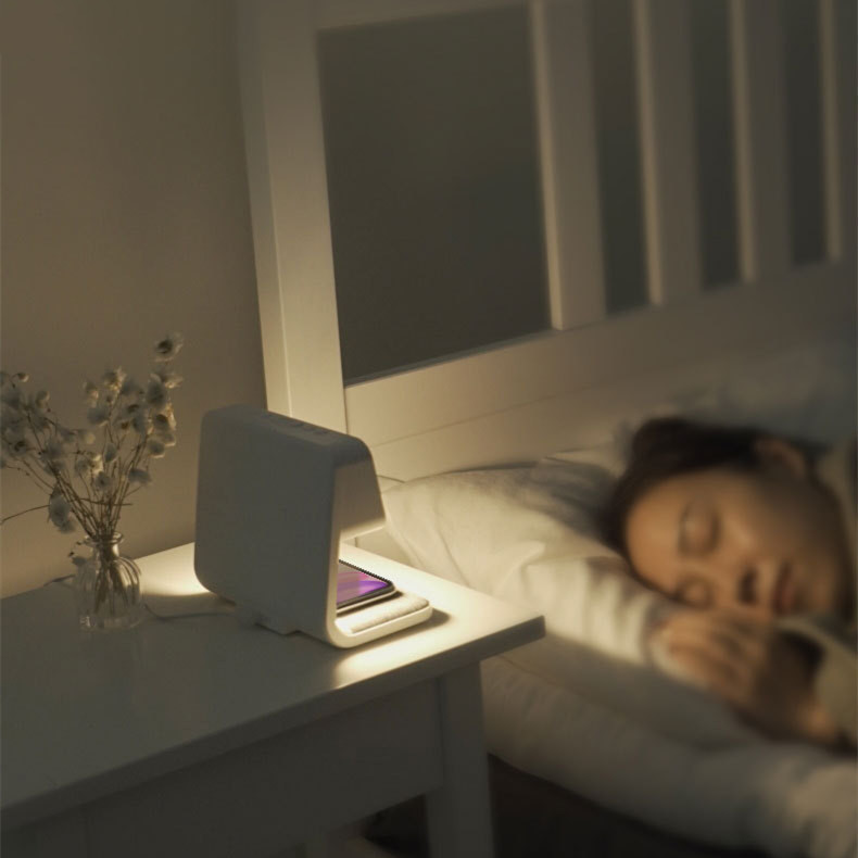 Creative 3 In 1 Bedside Lamp Wireless Charging LCD Screen Alarm Clock Wireless Phone Charger - Image 5